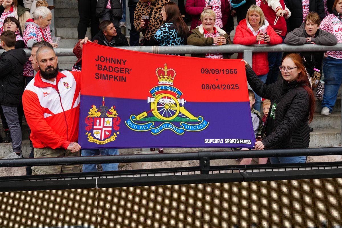 Johnny Simpkin was a much loved Leyther with a great sense of humour and an undying passion for the club.

Friends Rosie Anderton and Neil Chadwick paid emotional tribute to him with a wonderful flag at yesterday’s game, the first since Johnny’s passing at the Leopards Den. 

It