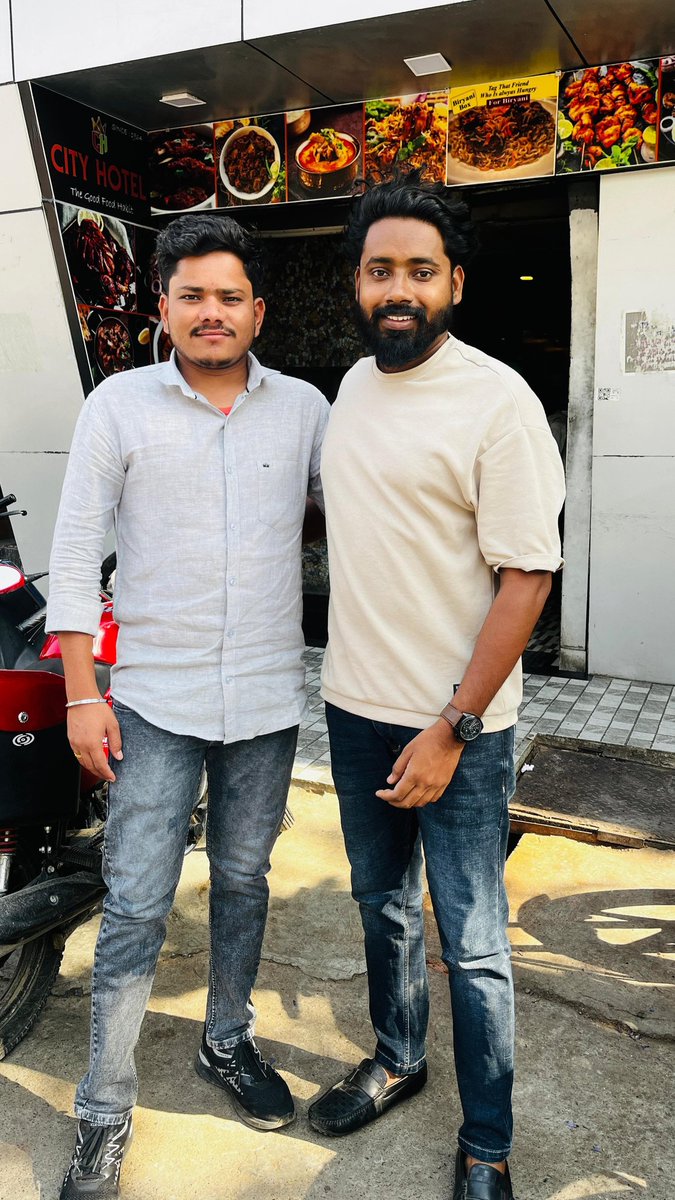 सोशल मीडिया सारख्या या आभासी जगात मिळालेला एक दिलखुलास आणि मनमोकळा मित्र🌟 तसेच गुऱ्हाळाचे व्हाईस चेरमन, गुळवंदन, गुळाधीश,गुळअँगल, गुळदांडा, गुळगौरव, गुळवैभव, गुळपरमवीरचक्र, गुळबहाद्दर, गुळसरसेनापती, गुळवर्य, गुळाचार्य, गुळवंत, गुळमहर्षी, गुळेश्वर, गुळाधिश, गुळलंकेश, गुळभुषण,