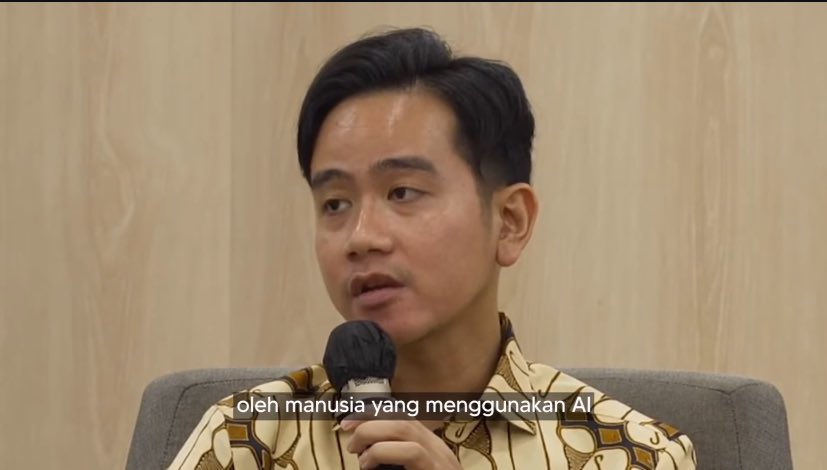 Kok bisa ada org yg kontradiktif begini dalam satu postingan 😂

Di awal video bangga2in Jumbo, trus menjelang ending ngomong begini: