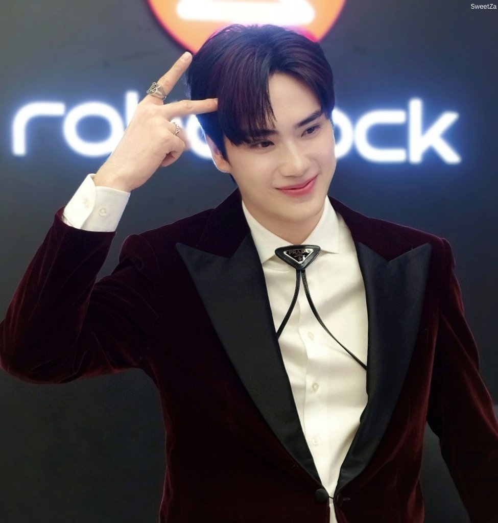 SweetZa2's tweet photo. Lover you เธอคนที่น่ารักที่สุด ❤️❤️❤️
#RoborockxTEeThanapon #Roborock1stExperienceStore
#TEeThanapon #ตี๋ธนพล https://t.co/ONTJo1Qtay