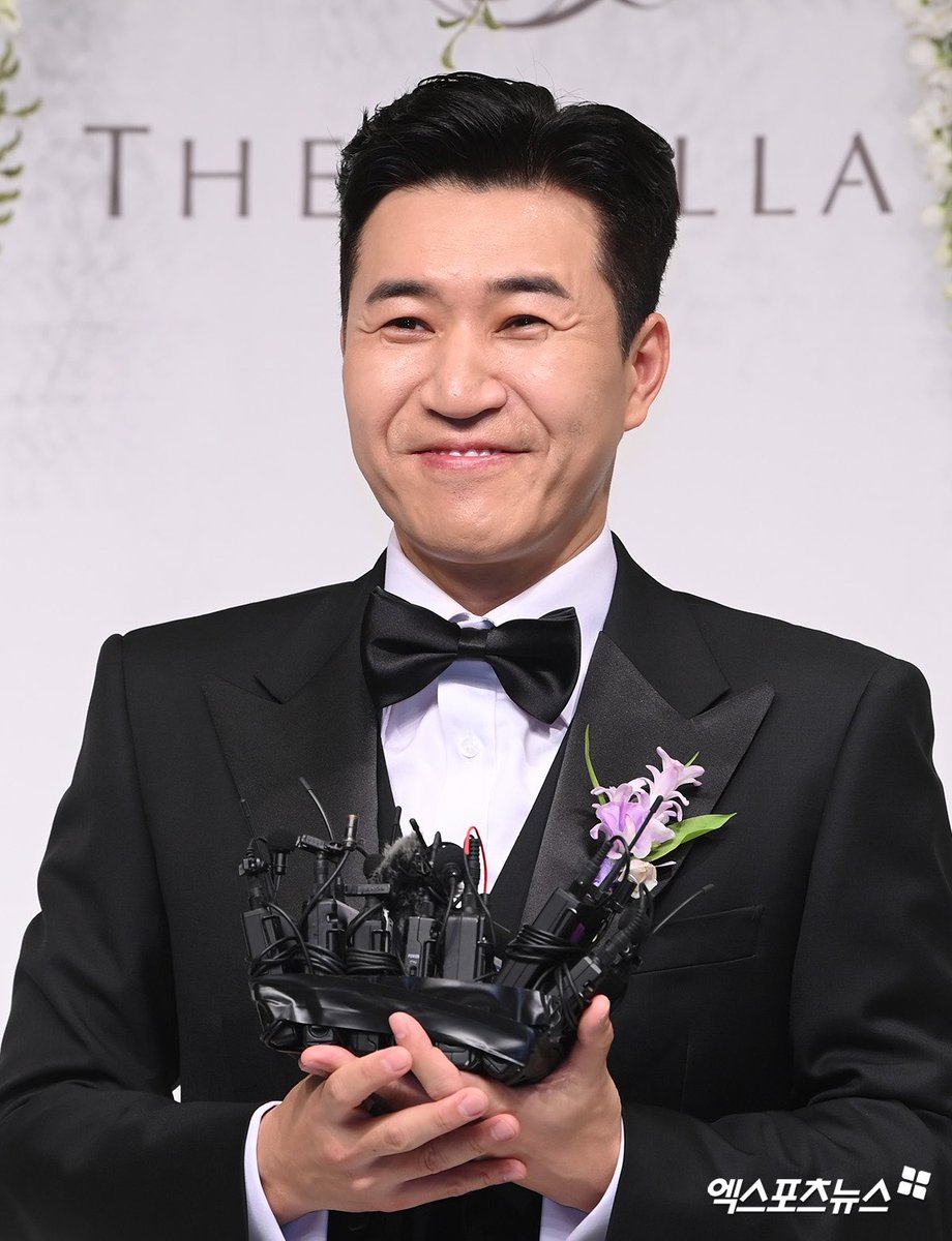ilbakilcontents's tweet photo. Jongmin in his wedding photowall. 🎉❤️ https://t.co/uhyda5IOIS