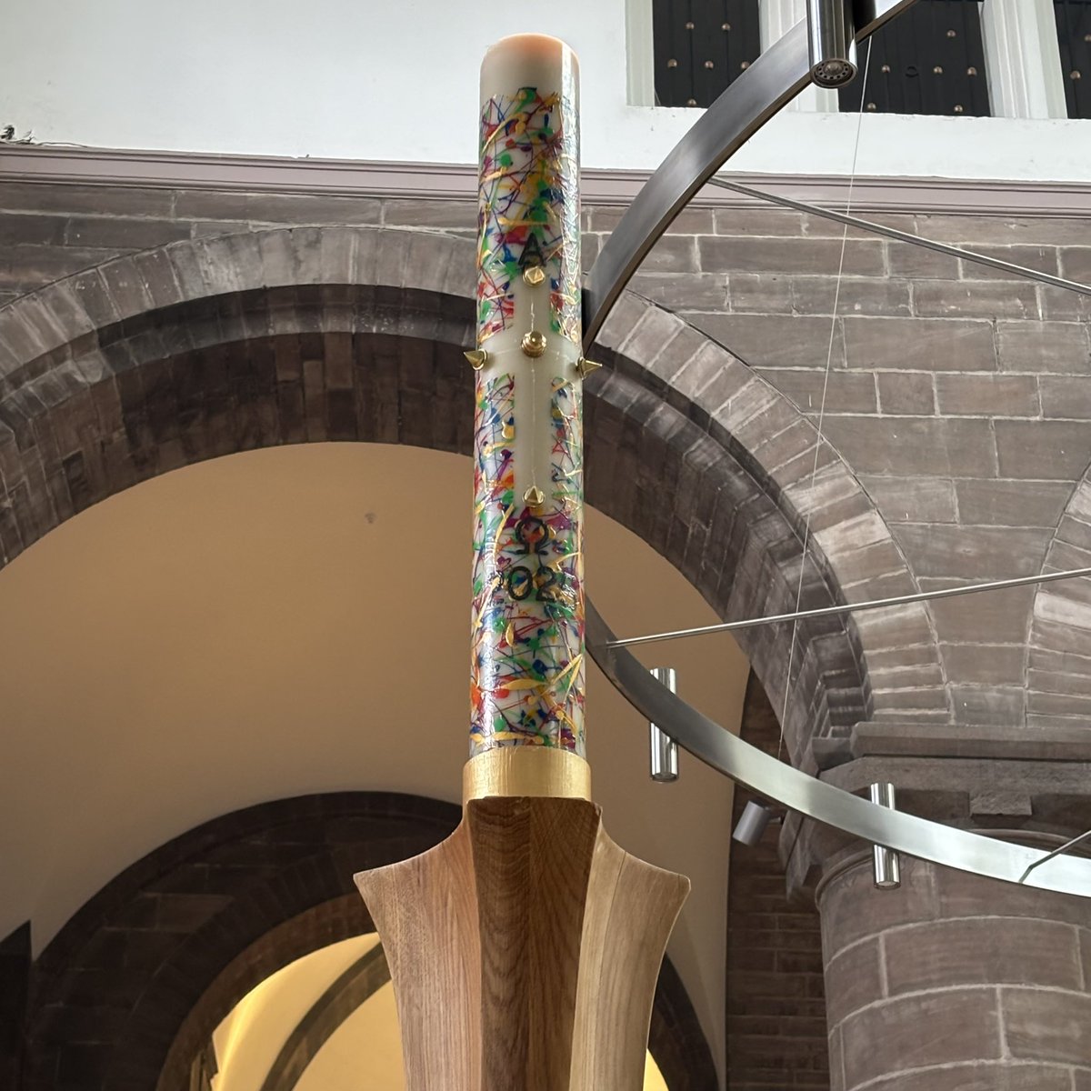 Alleluia! Christ is risen!

Our paschal candle was created by artist Richard Simcock, who says “amid the beauty and chaos of the world, shines so bright the light of Christ.”

A very happy Easter from everyone at the College of the Resurrection!