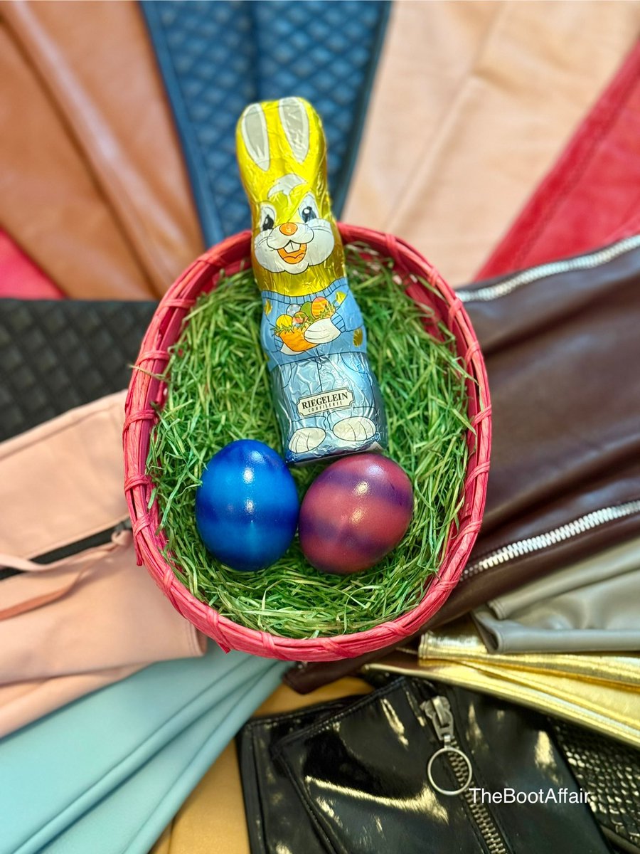 thebootaffair's tweet photo. Happy Easter to all of you. Let me torture the eggs a little. Gloves are here to protect me. 🐣

Frohe Ostern wünsche ich Euch allen. Lass mich die Eier ein wenig quälen. Handschuhe damit ich gut beschützt bin, sind da. 

#gloves #Handschuhe #Easter2025 #Leather https://t.co/HNkzFMUgeT
