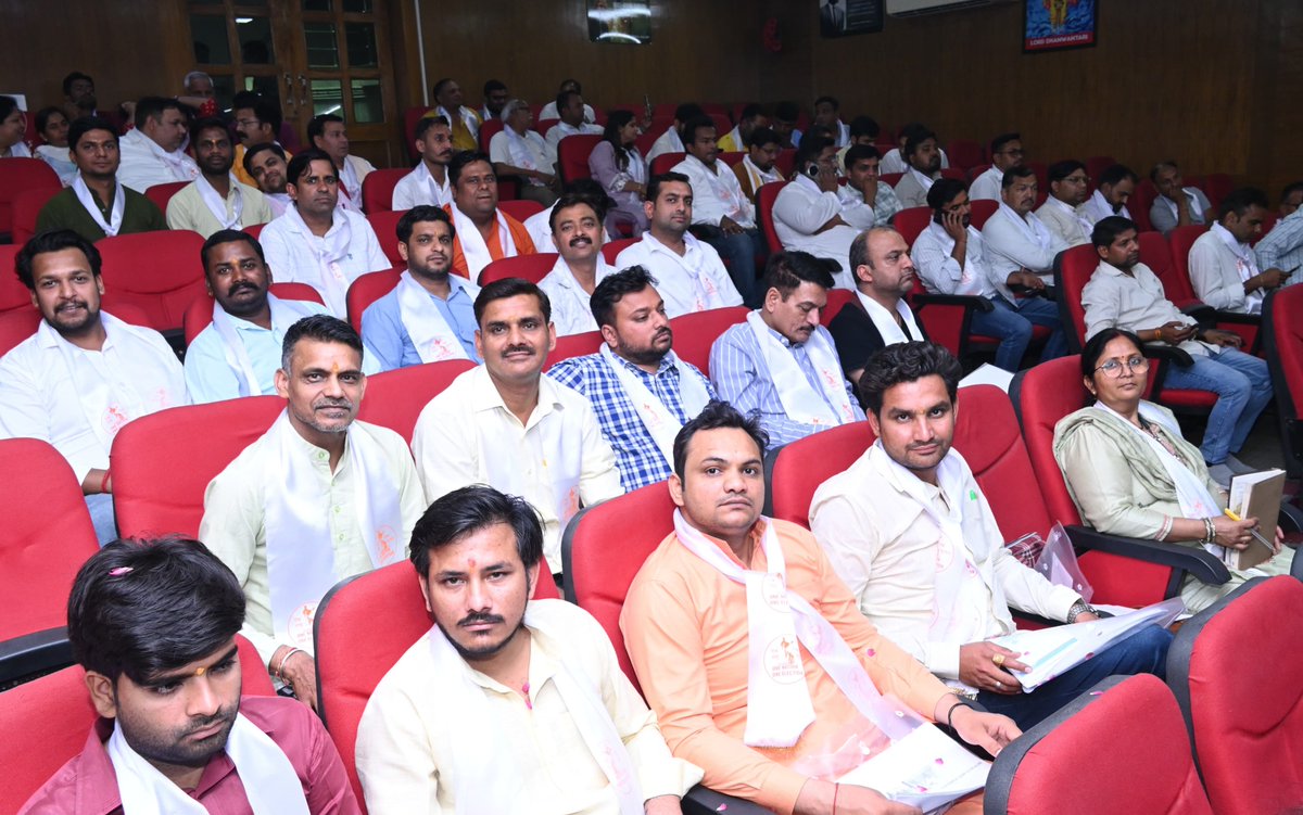 Kapil Dev Aggarwal (@kapildevbjp) on Twitter photo рдЗрд╕ рдЕрд╡рд╕рд░ рдкрд░ рдорд╛реж рд╡рд┐рдзрд╛рдпрдХ рд╢реНрд░реАрдорддреА рдордВрдЬреВ рд╕рд┐рд╡рд╛рдЪ рдЬреА, рдХреНрд╖реЗрддреНрд░реАрдп рдорд╣рд╛рдордВрддреНрд░реА рд╢реНрд░реА рд╣рд░реАрд╢ рдард╛рдХреБрд░ рдЬреА, рдЬрд┐рд▓рд╛рдзреНрдпрдХреНрд╖ рд╢реНрд░реА рдЪреИрди рдкрд╛рд▓ рдЬреА, рдкреВрд░реНрд╡ рдЬрд┐рд▓рд╛рдзреНрдпрдХреНрд╖ рд╢реНрд░реА рджрд┐рдиреЗрд╢ рд╕рд┐рдВрдШрд▓ рдЬреА, рдХреНрд╖реЗрддреНрд░реАрдп рд╕рдВрдпреЛрдЬрдХ рд╕реЛрд╢рд▓ рдореАрдбрд┐рдпрд╛ рд╢реНрд░реА рдирд┐рддрд┐рди рдЬрд┐рдВрджрд▓ рдЬреА рд╡ рдкрд╢реНрдЪрд┐рдо рдХреНрд╖реЗрддреНрд░ рдХреЗ рд╕реЛрд╢рд▓ рдореАрдбрд┐рдпрд╛ рд╕рдВрдпреЛрдЬрдХ, рд╕рд╣ рд╕рдВрдпреЛрдЬрдХ рдЖрджрд┐ рдореМрдЬреВрдж рд░рд╣реЗред 2/2 рдЗрд╕ рдЕрд╡рд╕рд░ рдкрд░ рдорд╛реж рд╡рд┐рдзрд╛рдпрдХ рд╢реНрд░реАрдорддреА рдордВрдЬреВ рд╕рд┐рд╡рд╛рдЪ рдЬреА, рдХреНрд╖реЗрддреНрд░реАрдп рдорд╣рд╛рдордВрддреНрд░реА рд╢реНрд░реА рд╣рд░реАрд╢ рдард╛рдХреБрд░ рдЬреА, рдЬрд┐рд▓рд╛рдзреНрдпрдХреНрд╖ рд╢реНрд░реА рдЪреИрди рдкрд╛рд▓ рдЬреА, рдкреВрд░реНрд╡ рдЬрд┐рд▓рд╛рдзреНрдпрдХреНрд╖ рд╢реНрд░реА рджрд┐рдиреЗрд╢ рд╕рд┐рдВрдШрд▓ рдЬреА, рдХреНрд╖реЗрддреНрд░реАрдп рд╕рдВрдпреЛрдЬрдХ рд╕реЛрд╢рд▓ рдореАрдбрд┐рдпрд╛ рд╢реНрд░реА рдирд┐рддрд┐рди рдЬрд┐рдВрджрд▓ рдЬреА рд╡ рдкрд╢реНрдЪрд┐рдо рдХреНрд╖реЗрддреНрд░ рдХреЗ рд╕реЛрд╢рд▓ рдореАрдбрд┐рдпрд╛ рд╕рдВрдпреЛрдЬрдХ, рд╕рд╣ рд╕рдВрдпреЛрдЬрдХ рдЖрджрд┐ рдореМрдЬреВрдж рд░рд╣реЗред 2/2