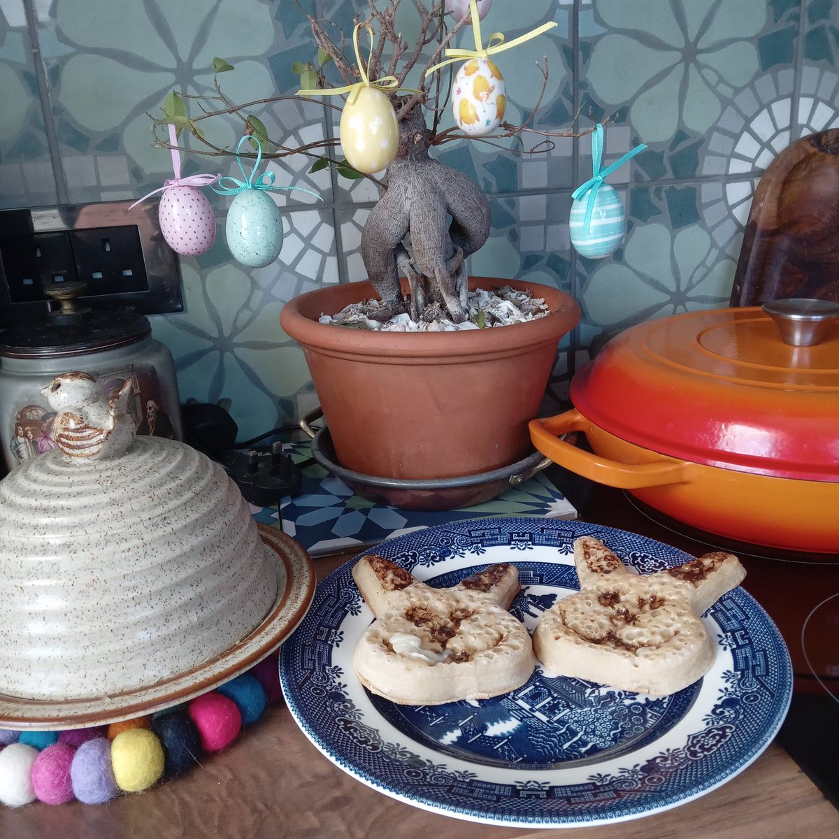 andCyberdude's tweet image. Ernest has his eyes on hooms breakfast this morning.  I am holding out for choklit eggs #eastereggs