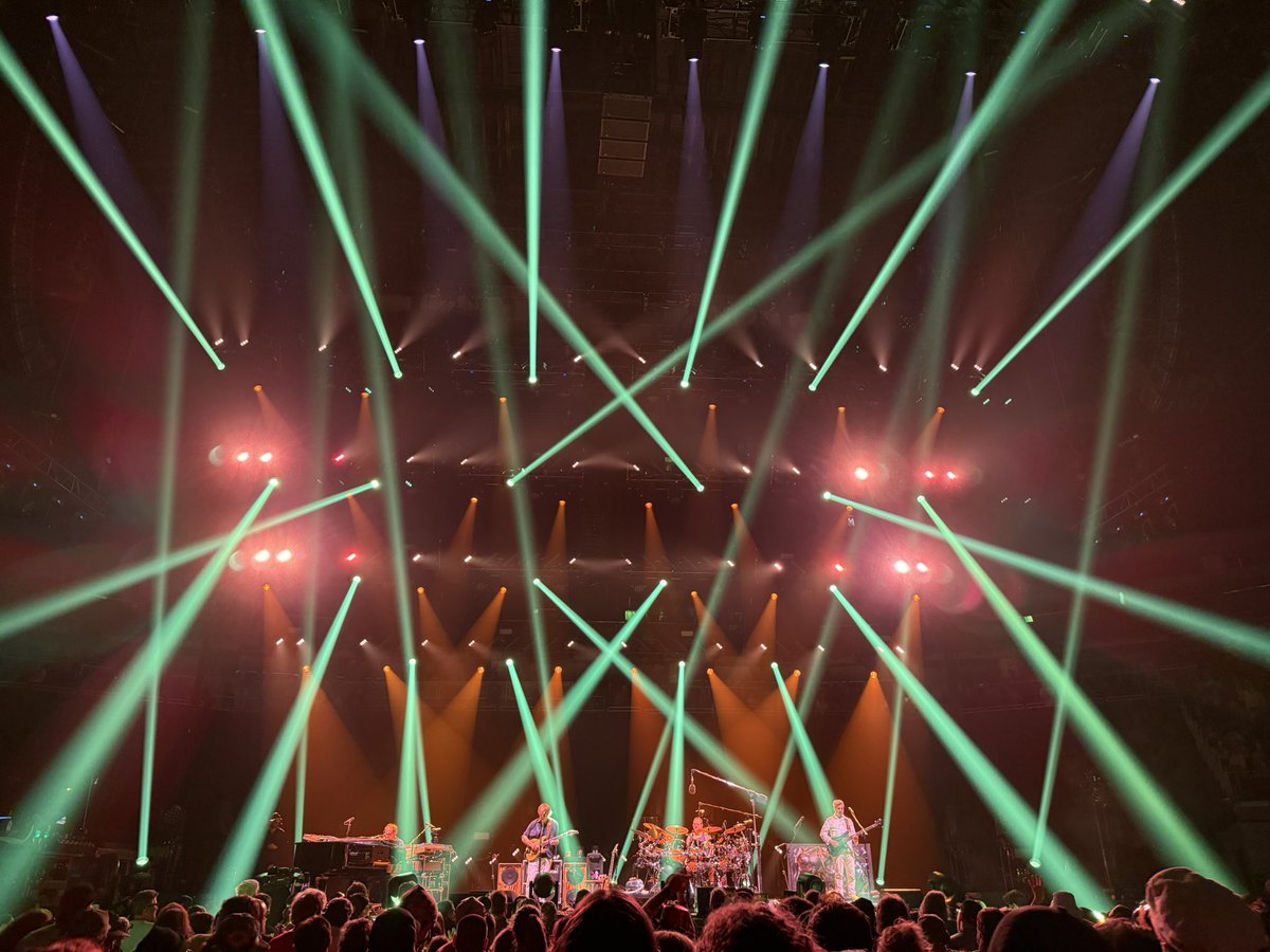 jlf_420's tweet image. #Phish #Spring25 #Seattle ⭕️