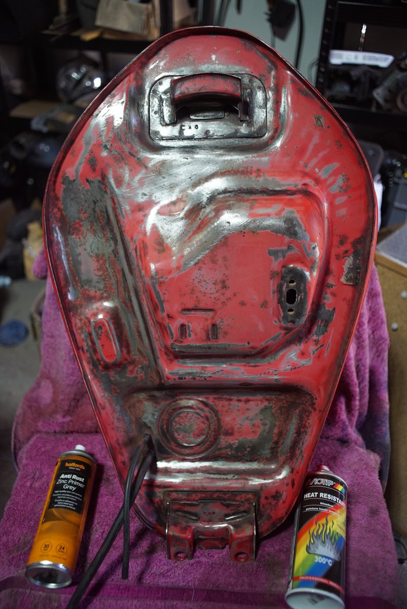CarsCpr's tweet photo. Suzuki Bandit 600 petrol tank prt.1 https://t.co/JJ0Geci6b3
