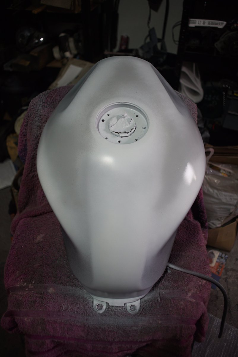 CarsCpr's tweet photo. Suzuki Bandit 600 petrol tank prt.1 https://t.co/JJ0Geci6b3