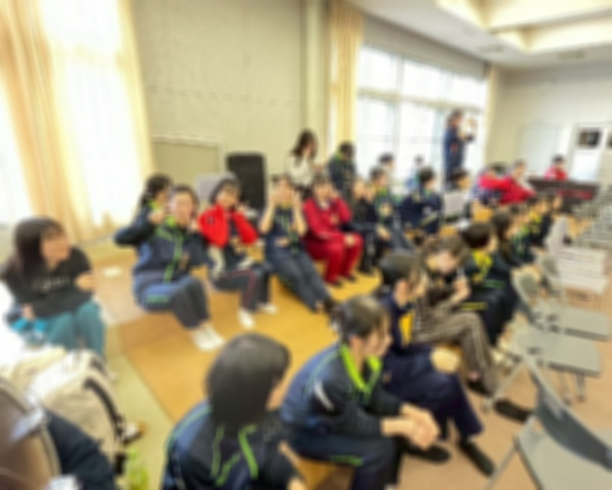 Nanshobb's tweet photo. 【新入生歓迎合宿】
4/19-20の２日間「新入生歓迎合宿」が行われました！今年新たに17名の新入部員を加え41名での活動スタートとなりました。これから大変なこともあるかと思いますが🙂みんなで力を合わせて頑張っていきましょうね。
今年度も南商吹奏楽部の応援をよろしくお願いいたします🙇 https://t.co/occUgk8CSk