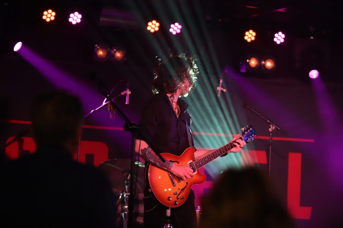 Fnollie's tweet photo. @Corneel0320 @MusicDomMartin
What a great moment for us it was to receive Dom Martin (Ireland) in our midst. Had a real blast!
(Picture: Marloes Kort) https://t.co/bls7Mp7RXS