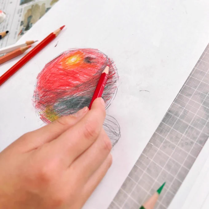 8歳児がリアル画を描いてみたいと言ってEテレの講座を見ながらゴリゴリと描いている。とにかく筆圧がすごい… 