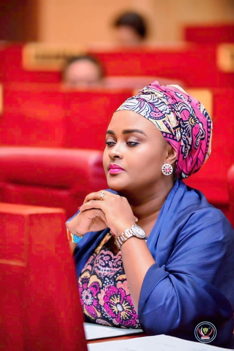 🕊️Joyeuses Pâques à tous ! Que l'amour et la paix illuminent nos cœurs en cette période de renouveau. Partageons l'espoir d'un monde uni.