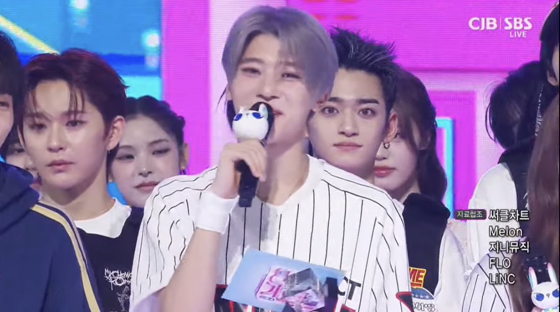 keitadj3's tweet photo. #ルセラフィム、出演なしで人気歌謡1位 3冠

#HOT3rdWin
#LESSERAFIM34thWin #LE_SSERAFIM34thWin
#LE_SSERAFIM https://t.co/Zj19f3WO7P