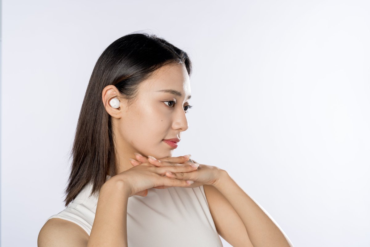 ROSESELSAGlobal's tweet photo. Small Size, nice Sound – CERAMICS X 🎶
Ready to enjoy your listening experience? 🎧✨
#ROSESELSA #CERAMICSX #TWS #earbuds #LDAC #ANC #wireless #soundquality https://t.co/lM3gawaDV9