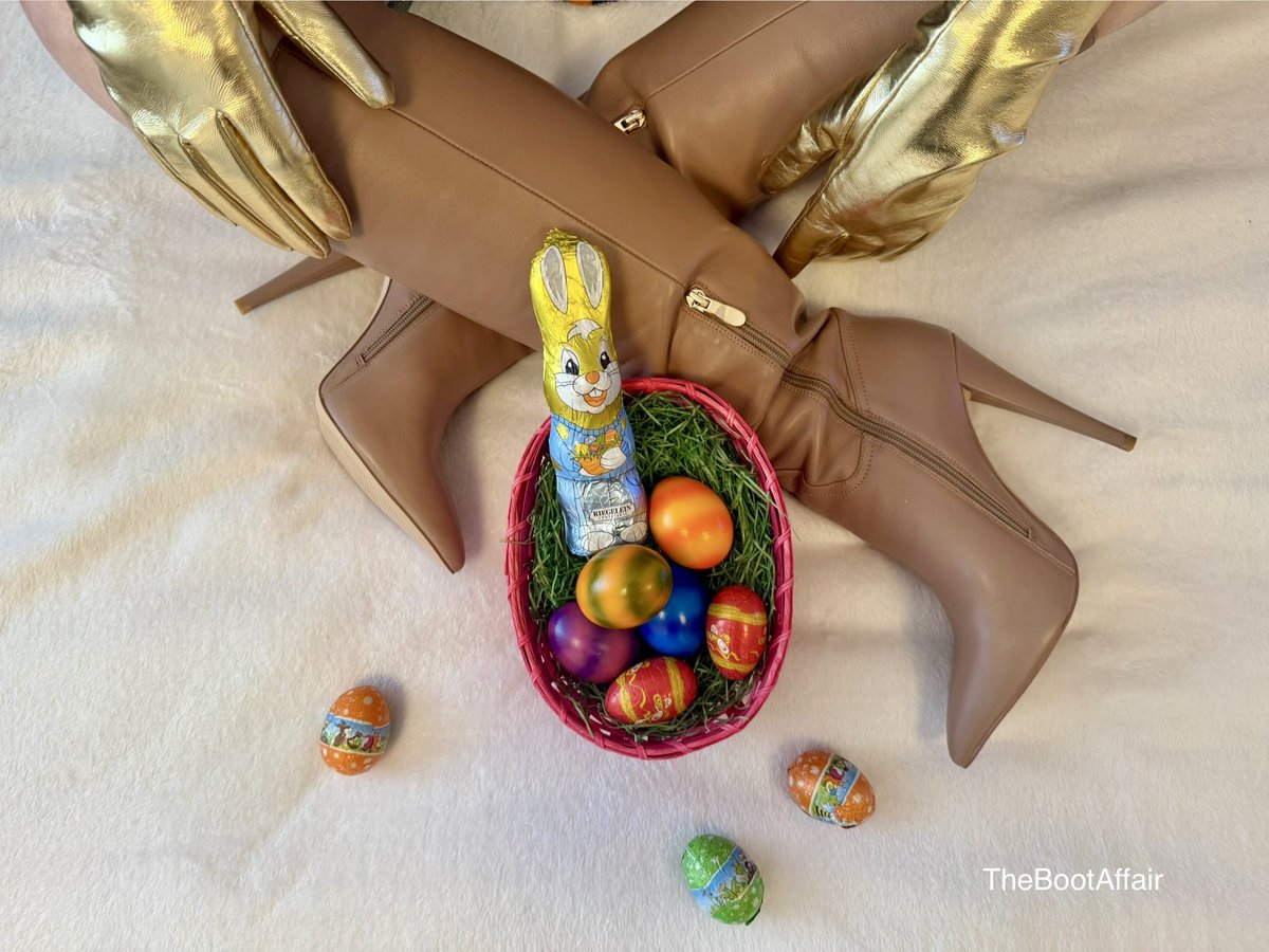 thebootaffair's tweet photo. Ostern! Aufgeregt? Come on..

Ich habe die Osterzeit idealerweise genutzt um ein wenig mit den Ostereiern zu spielen.

Easter! Excited? Come on... I've taken advantage of the Easter season to play a little with Easter eggs.

#boots #crushing #gloves #Easter2025 #trampling #fun https://t.co/kj87zbXjDQ