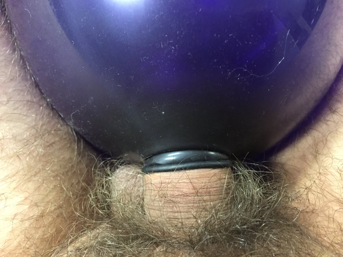 Luftibus2's tweet photo. This Easter, I'm having fun with a purple Q24. The neck has the perfect size. https://t.co/oOBdo7yzS5