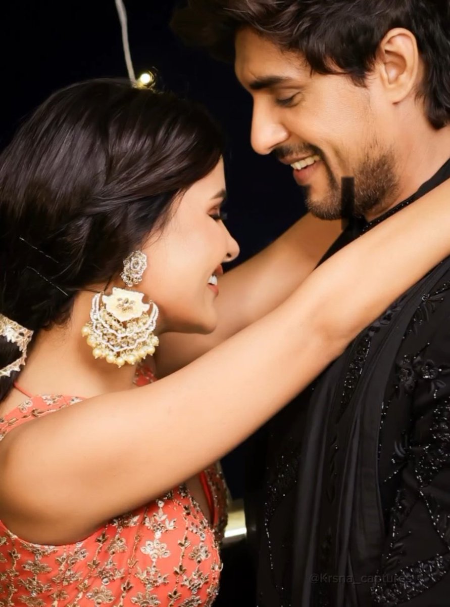 This is my 2nd most favorite pic of them... I am obsessed with this pic🥰😘🧿

Evil eyes off PriyAnkit 

#PriyAnkit #PriyankaChaharChoudhary 
#AnkitGupta #PriyankitForever