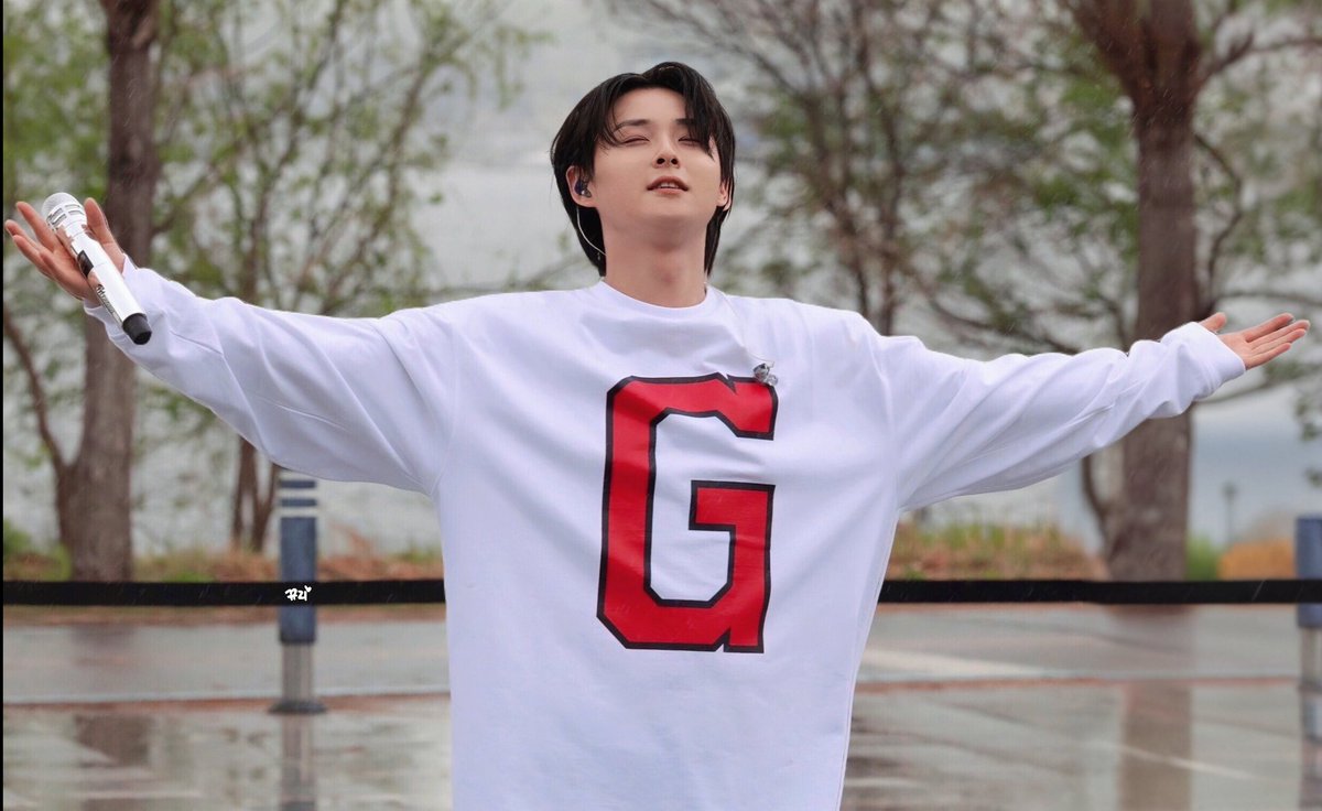 250419 6주년 버스킹

비를 즐기는 햄스터

#dkz민규 #전민규