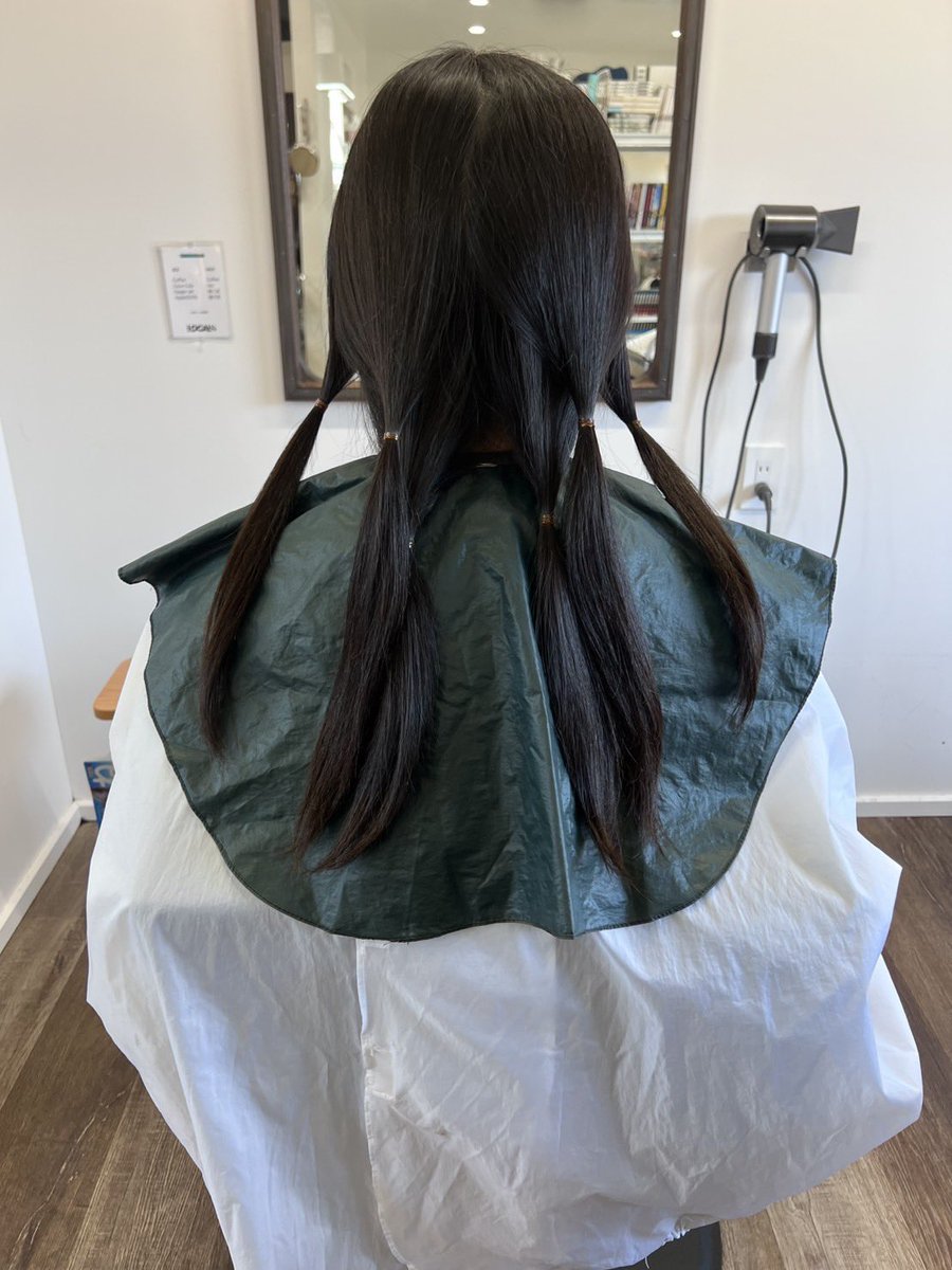 filet_jun's tweet image. 遂にヘアードネーションしてきました。
髪の問題で笑顔をなくしている方が再び笑顔を取り戻せますように。
アウフグースも受けてくれる方が笑顔になれますように。
ついでにカッコいい動画も撮ってもらいました。
localsのハナさんありがとうございました。

#ヘアードネーション #locals #笑顔