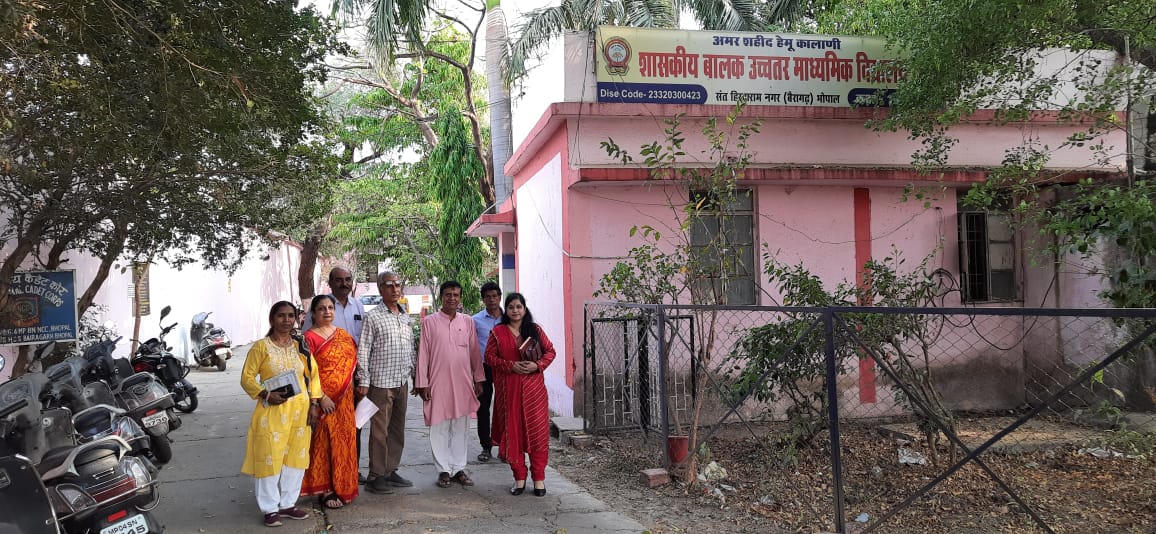 Dr Nisha Ajay Saxena (@drnishasaxena) on Twitter photo शासकीय बालक उच्चत्तर माध्यमिक विद्यालय भोपाल मे निरीक्षण के दौरान स्टाफ के साथ बैठक कर बच्चों संबंधित विभिन्न विषयो पर चर्चा की #BJP <a href="/BJP4India/">BJP</a> <a href="/BJP4MP/">BJP Madhya Pradesh</a> <a href="/HitanandSharma/">हितानंद Hitanand</a> <a href="/vdsharmabjp/">VD Sharma</a> <a href="/DrMohanYadav51/">Dr Mohan Yadav</a> <a href="/rshuklabjp/">Rajendra Shukla</a> <a href="/ChouhanShivraj/">Shivraj Singh Chouhan</a> <a href="/prahladspatel/">Prahlad Singh Patel ( वृक्ष से जल, जल से जीवन)</a> <a href="/drnarottammisra/">Dr Narottam Mishra</a> <a href="/nstomar/">Narendra Singh Tomar</a> शासकीय बालक उच्चत्तर माध्यमिक विद्यालय भोपाल मे निरीक्षण के दौरान स्टाफ के साथ बैठक कर बच्चों संबंधित विभिन्न विषयो पर चर्चा की #BJP <a href="/BJP4India/">BJP</a> <a href="/BJP4MP/">BJP Madhya Pradesh</a> <a href="/HitanandSharma/">हितानंद Hitanand</a> <a href="/vdsharmabjp/">VD Sharma</a> <a href="/DrMohanYadav51/">Dr Mohan Yadav</a> <a href="/rshuklabjp/">Rajendra Shukla</a> <a href="/ChouhanShivraj/">Shivraj Singh Chouhan</a> <a href="/prahladspatel/">Prahlad Singh Patel ( वृक्ष से जल, जल से जीवन)</a> <a href="/drnarottammisra/">Dr Narottam Mishra</a> <a href="/nstomar/">Narendra Singh Tomar</a>