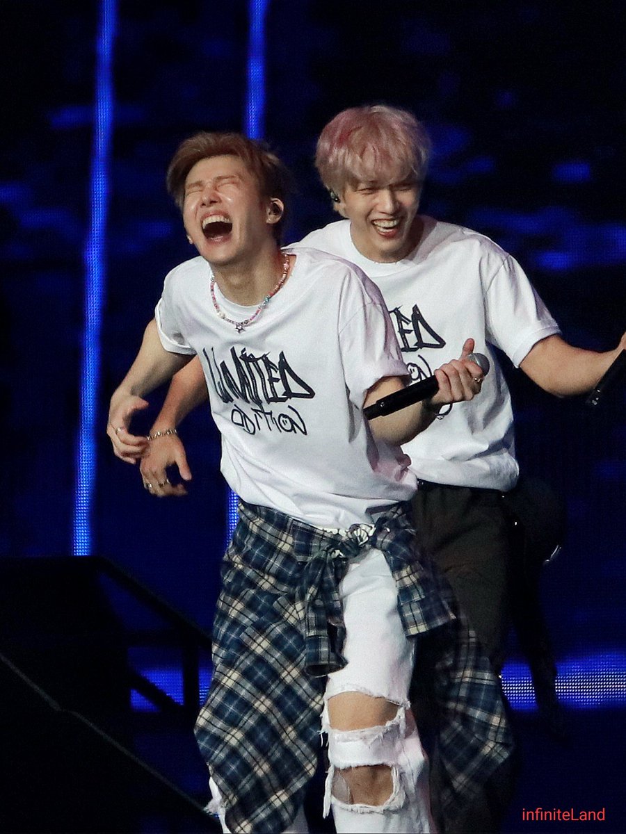 infiniteLand_69's tweet photo. 250413 인피니트 성규 성열
LIMITED EDITION ENCORE
Day2
#인피니트 #김성규 #이성열

🤣🤣🤣
넘 사랑스러워🥺 https://t.co/LTqYOnBtzu