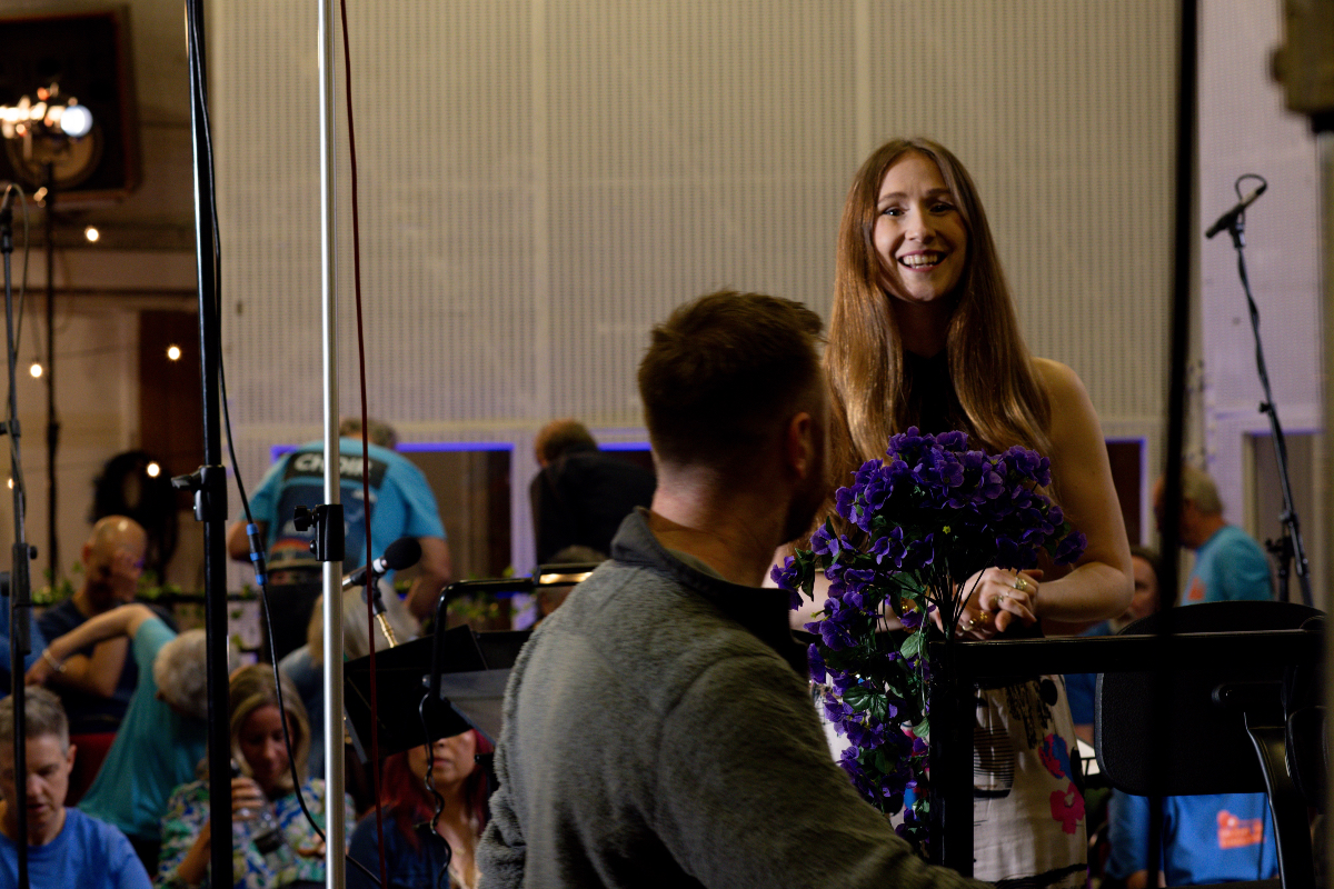 A moment of happiness while the choir of Talent Is Timeless members arrives at Abbey Road Studios 📸 Callum Burns
