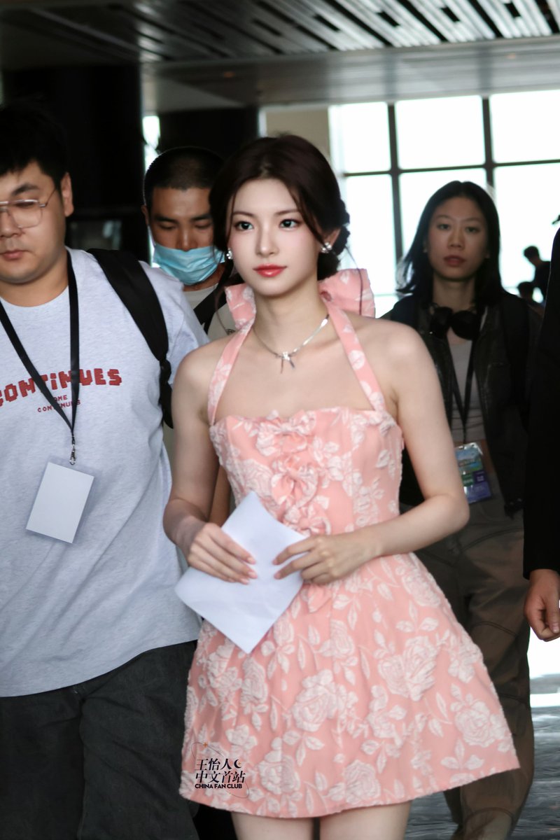 yiren pics tweet media