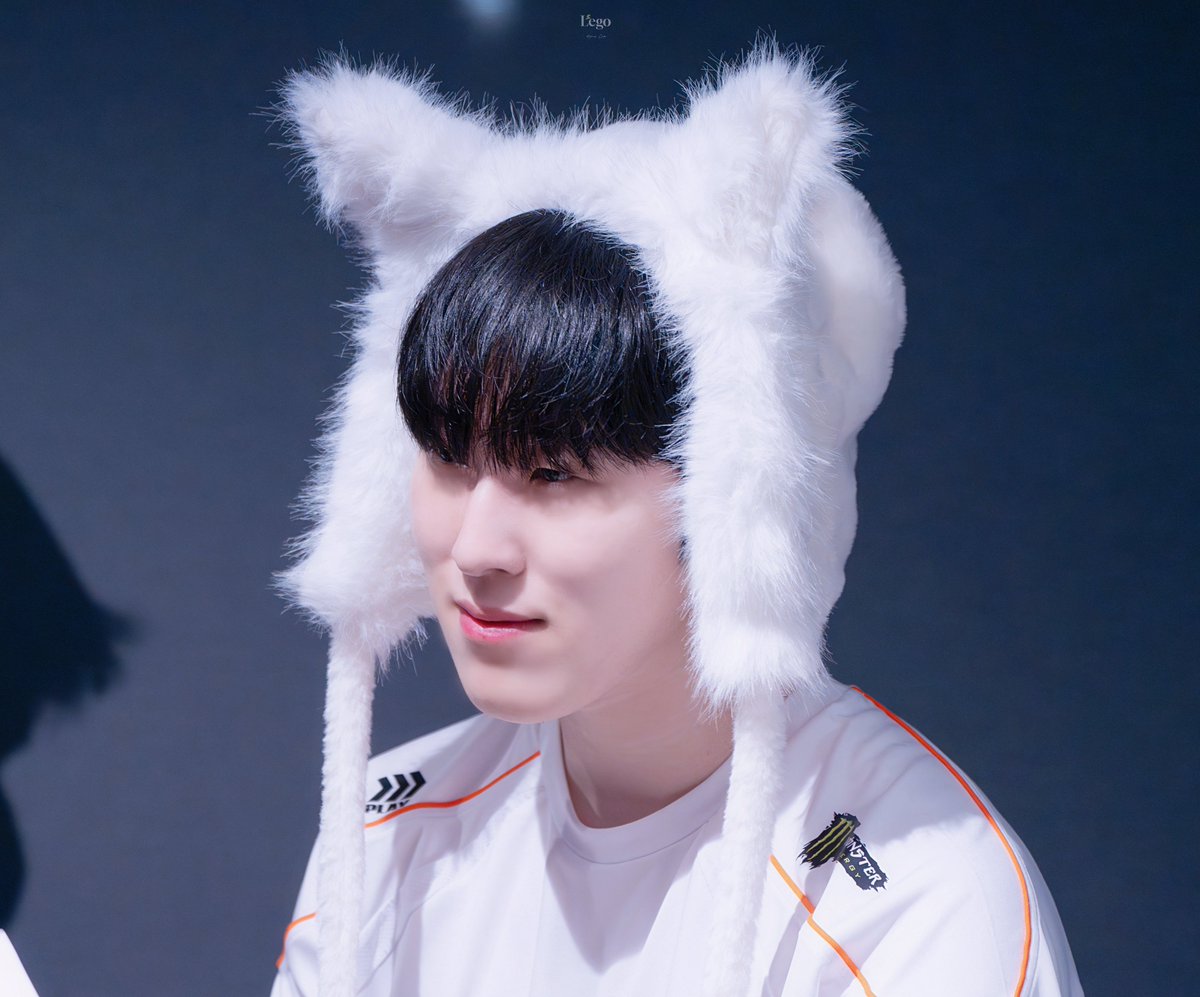 lego_zeus's tweet photo. 250417 승리팬미팅
천사강아지 실존

#zeka #김건우 #제카 #HLE https://t.co/QPvNNZpZA3