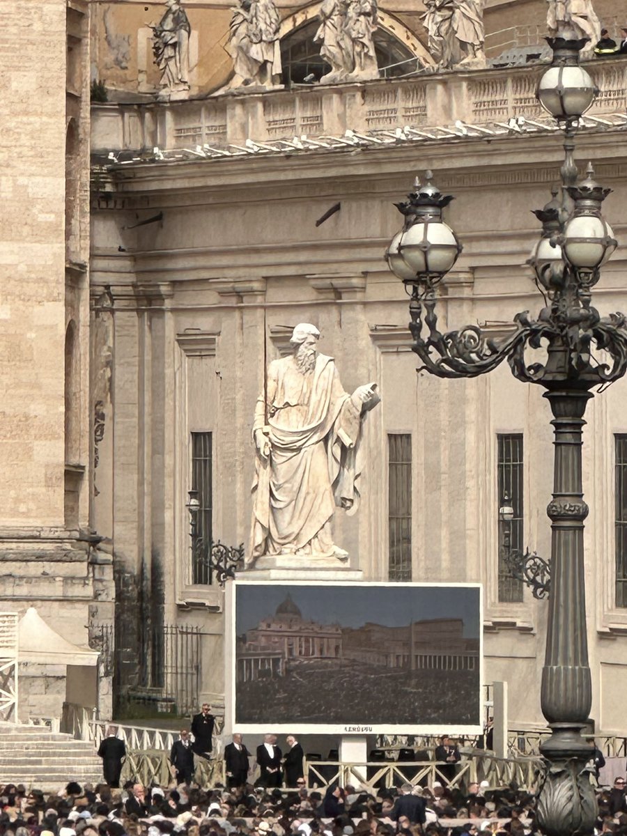 DavidBJasper's tweet image. Greetings from St. Peter’s Square, Vatican City!
Happy Easter Sunday!
"He is not here; He has risen, just as He said." - Matthew 28:6
Standing here in this sacred place, I am reminded of the profound miracle of Easter. May it bring you renewed hope, faith, and joy. Celebrate…