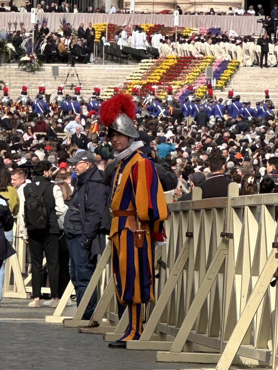 DavidBJasper's tweet image. Greetings from St. Peter’s Square, Vatican City!
Happy Easter Sunday!
"He is not here; He has risen, just as He said." - Matthew 28:6
Standing here in this sacred place, I am reminded of the profound miracle of Easter. May it bring you renewed hope, faith, and joy. Celebrate…