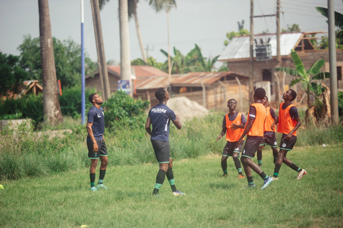 Sky is the limit ⚽️👀🔝🆙⬆️💚🖤
:
#apedwawolffootballclub