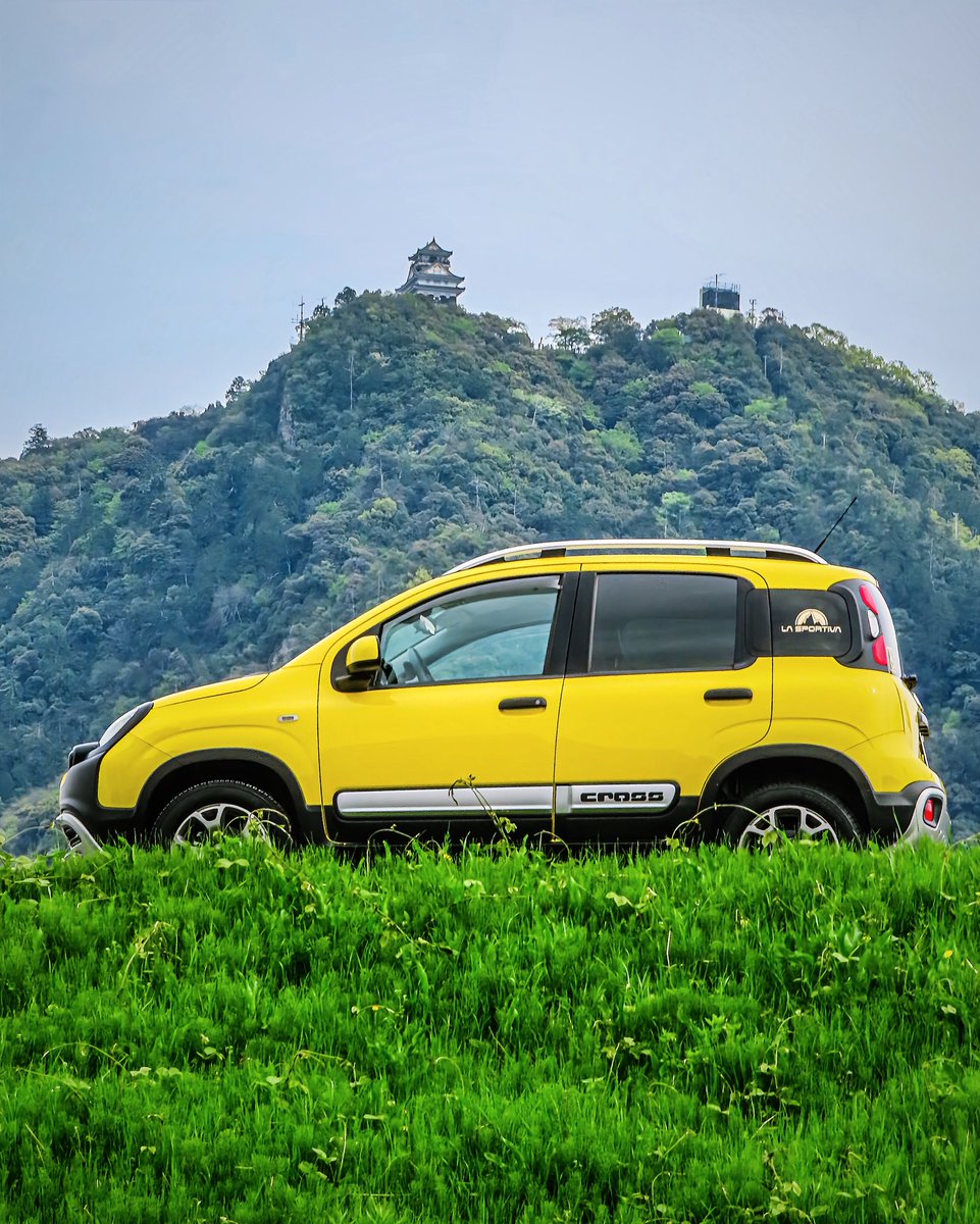 pandacross4wd's tweet photo. 久々の城パンダ
出来れば青空が欲しかった
#pandacross #fiatpandacross #パンダクロス #フィアットパンダ #黄色い車 #イタリア車 #ディーゼル車 #金華山 #岐阜城 #gifucastle #岐阜市 https://t.co/zVBksH5N1W