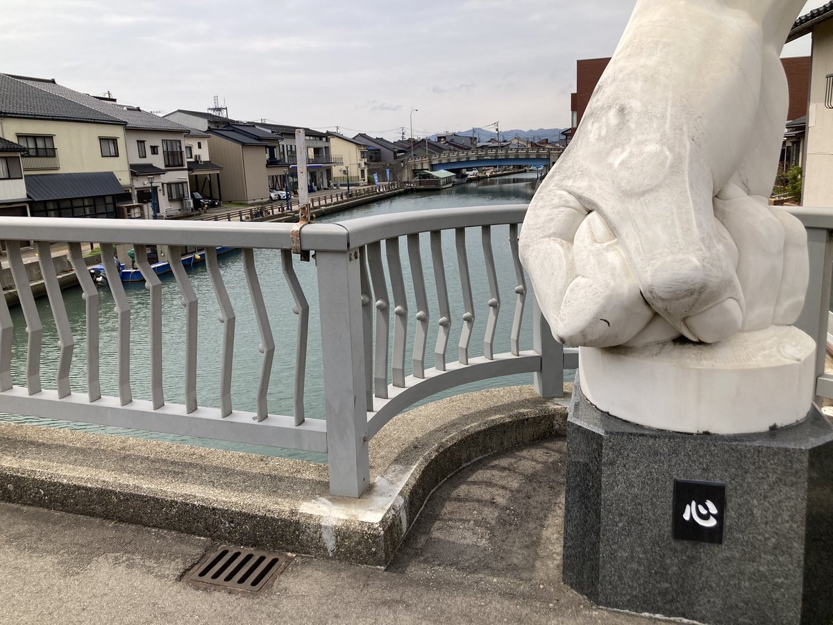 moritabi3's tweet photo. 白海老が食べたいとのリクエストで新湊「割烹かわぐち」へ
6年ぶりかなぁ、白海老膳を頂きました。
たっぷり白海老、やっぱり美味いね😋
食後の散歩、これまた懐かしの「人生の約束」ロケ地巡りツアー🤭　#ジョイラン北陸　#人生の約束　#白海老 https://t.co/YBEPFJK7av