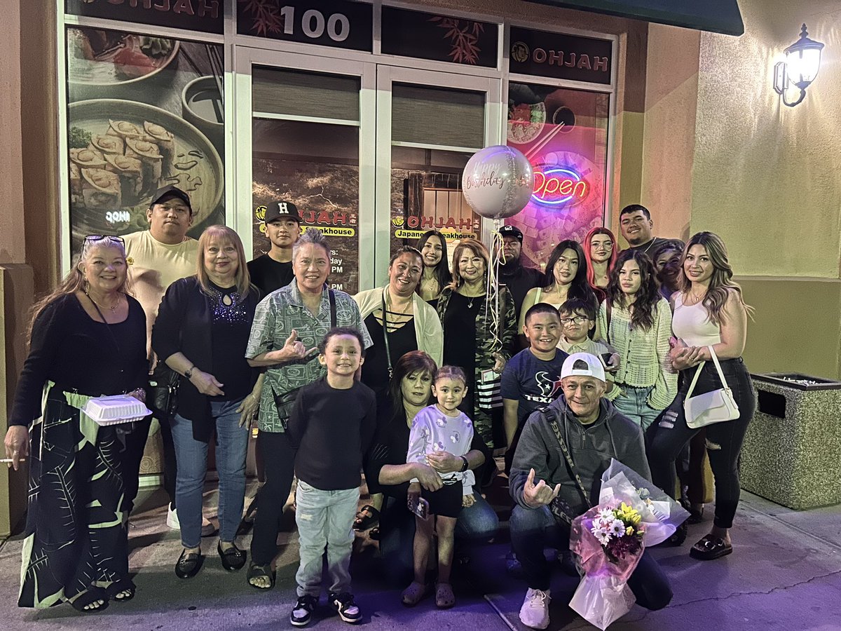 annagirlz1's tweet photo. It was a long but GREAT day 🤍
Spent the day supporting my nephew and his #HawaiiElite baseball team in their tournament, even if they got eliminated in Game 2 these boys played awesome the past 3 days. Then had a nice dinner this evening with the Ohana celebrating our Momma’s Birthday 🎉🎂 #FamilyOverEverything
Now it’s time for me to catch up with our MAN #LeeMinho #MINHOVERSEINJAKARTA