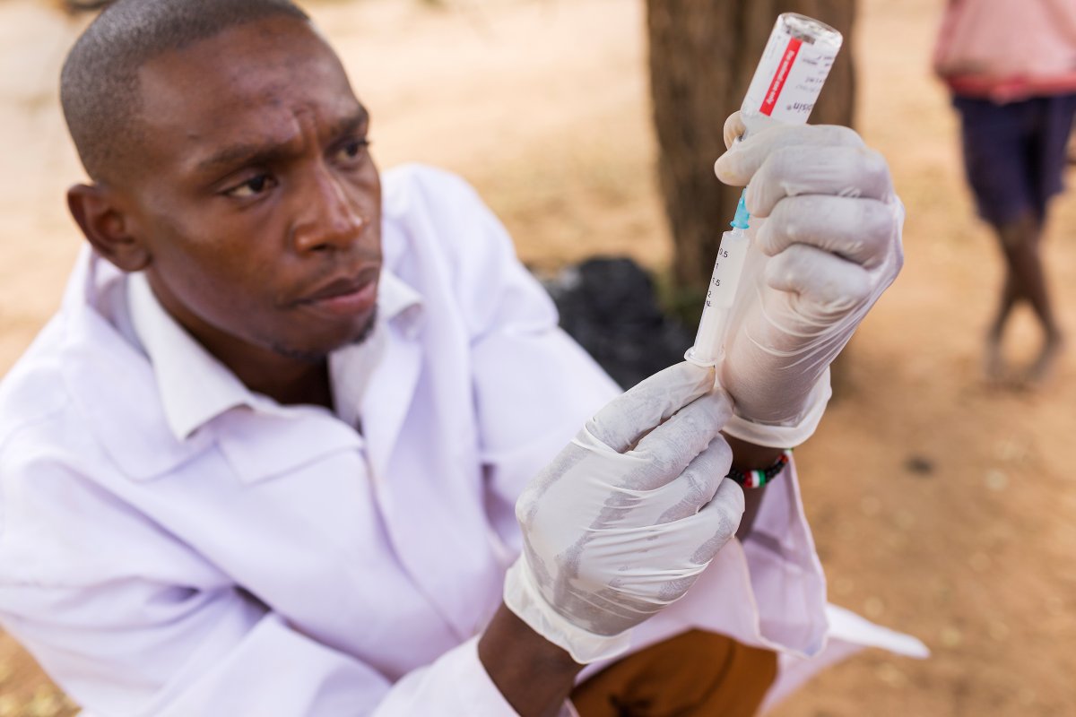 🎉 It’s #WorldAnimalVaccinationDay!

From pets to livestock, vaccines protect animals, people &amp; the planet.

Let’s celebrate prevention &amp; commit to access for all. 🌍💉