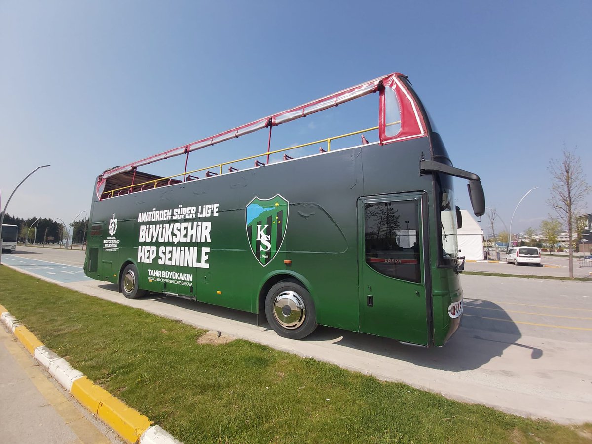 tahirbuyukakin's tweet photo. Şampiyonluk otobüsü hazır! 💚🖤

#AmatördenSüperlige https://t.co/8KcLJ9OrIS
