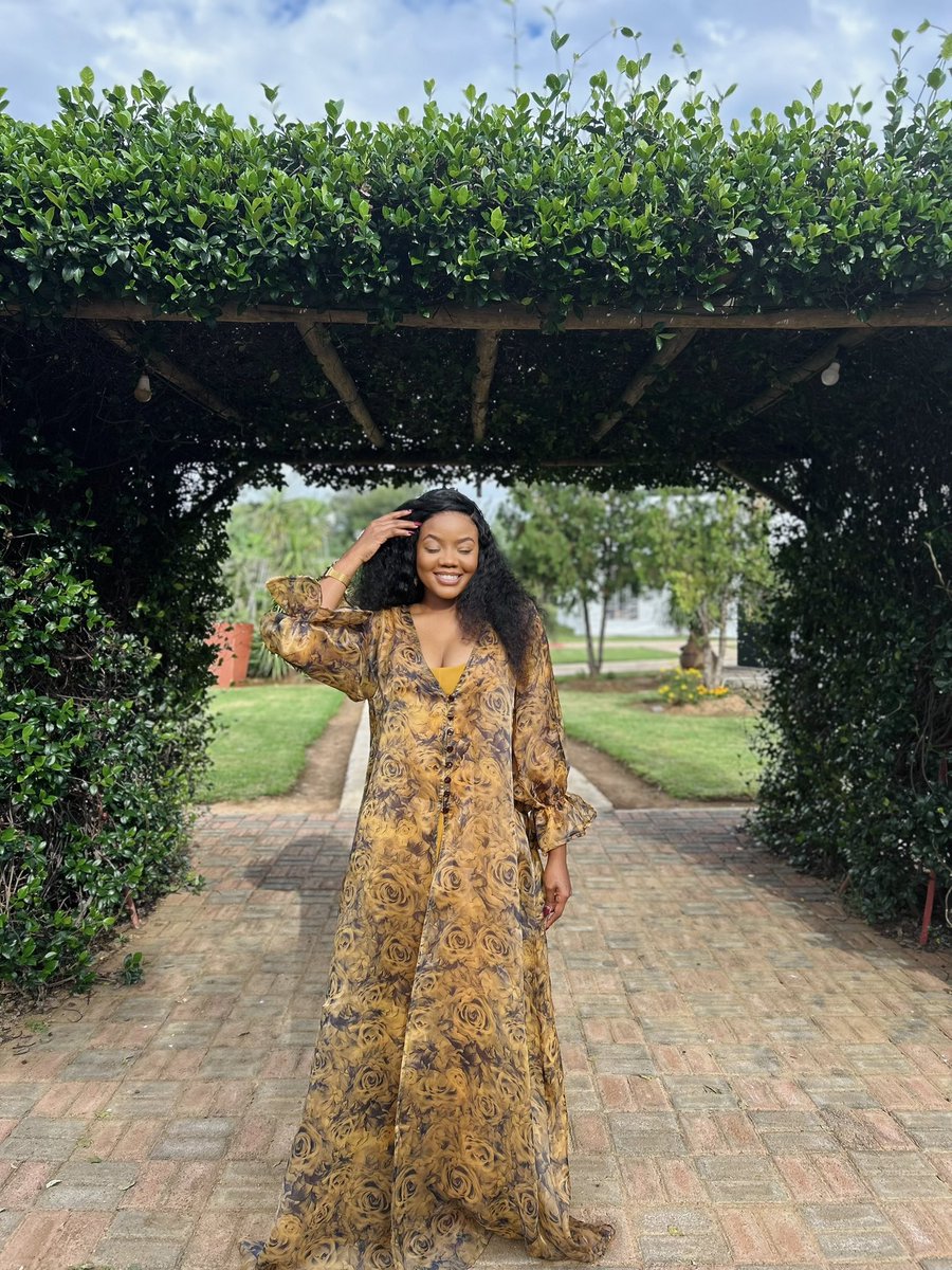 MissGeeKays's tweet image. They said play around with shades of brown &amp;amp; gold!!!! 

#WeddingGuest #TheoWedsSonana