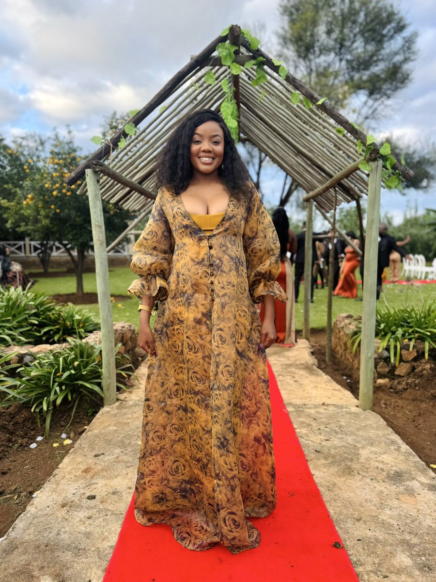 MissGeeKays's tweet image. They said play around with shades of brown &amp;amp; gold!!!! 

#WeddingGuest #TheoWedsSonana