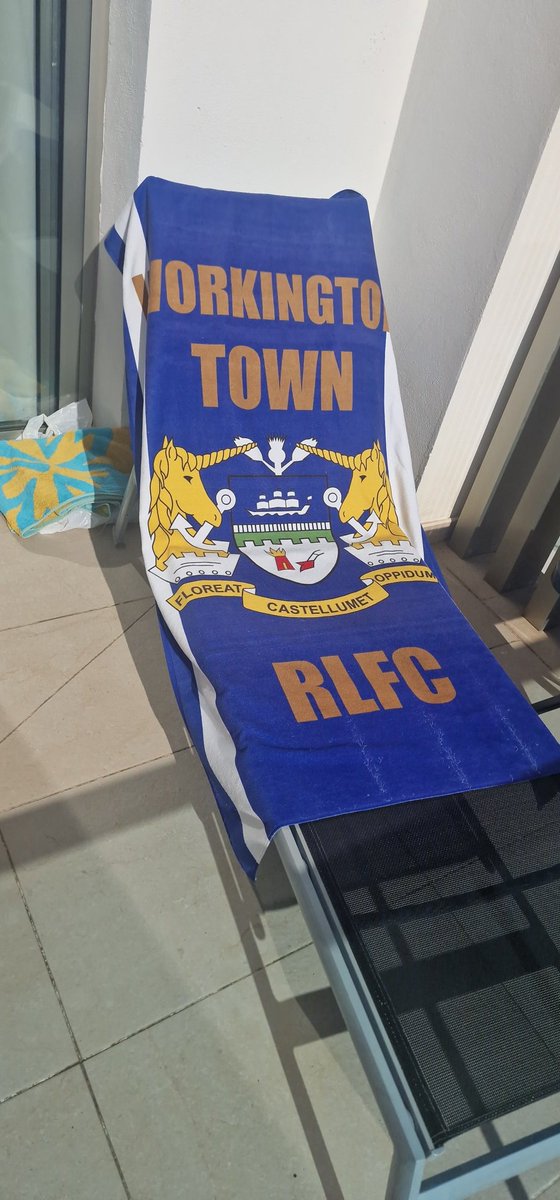 Making its 1st <a href="/WorkingtonTown/">Workington Town</a> appearance of the season 🔵⚪️😎🌞