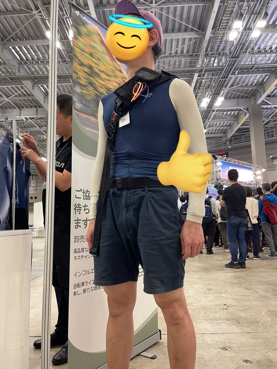 sw_danzou's tweet photo. サイクルモード東京2025に突発(朝決めた)で行った!中国の新興ブランドが沢山出てて活気があった印象
LAMEDA大好きなのでLAMEDAのブースに行ったらスタッフの方が親切に対応してくれてファンだと伝えるとすごく喜んでくれた
LAMEDAのウェアは安くて質がシンプルで使いやすいのでオススメ! #lameda https://t.co/BliMpnX3iQ