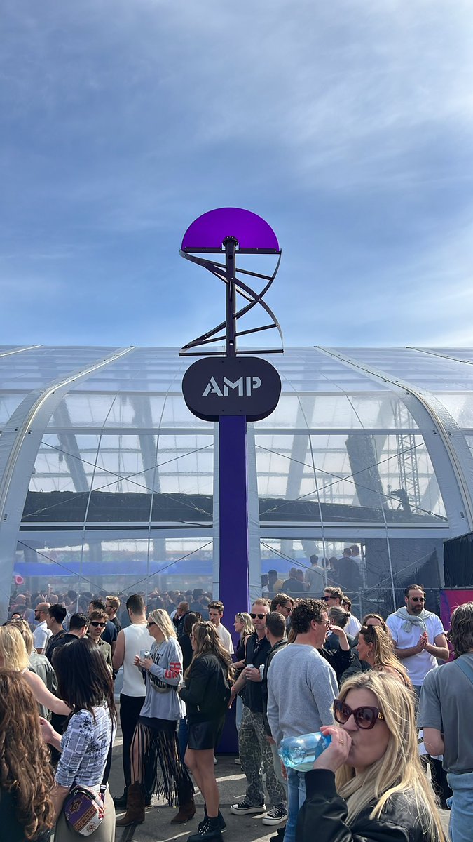 Sonofagun26931's tweet photo. Gisteren op #DGTL: vegan food, fijne deephouse en een vleugje techno. Verrast door de Beyond Burgers en die bao buns met aubergine! Algehele indruk: verrassend strak georganiseerd voor zo’n groot festival. #festival #food https://t.co/DUGtUen1QO