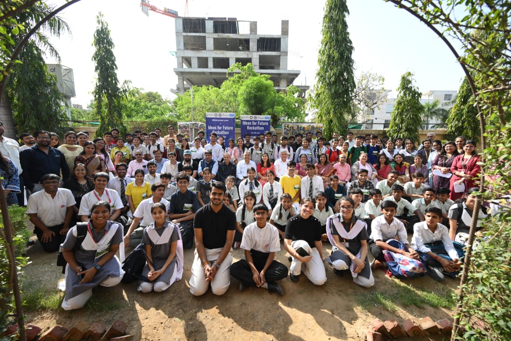 UNICEFIndia's tweet image. Shri Madan Dilawar, Rajasthan's Education and Panchayati Raj Minister, supported children's and youth-led innovation at the Ideas for Future Hackathon organized by UNICEF, the School Education Department, Vatsalya Society, Dr. B Lal Laboratories, and NASI.
The event showcased…