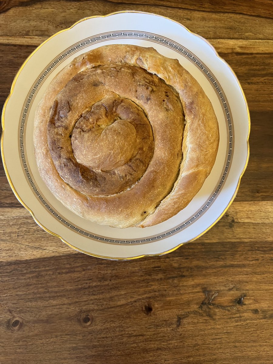 Frohe Ostern an meine TL mit einem kärtner Reindling.