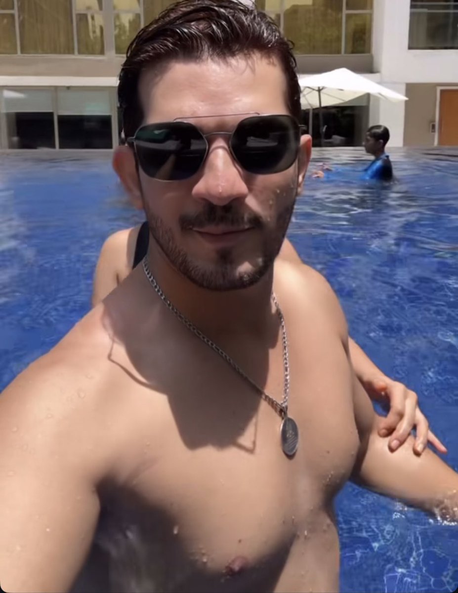 IndianHotMan1's tweet photo. Arjun Babe in pool Ufff ๐ ๐๐ฅ๐ฅ
.
Those sexy armpits, muscles and juicy nipples๐
๐ช ๐๐ฅ๐ฆ
#arjunbijlani #hotarjunbijlani #arjunbijlanibluge #cleanpubes #shavenpubes #armpits #sexy #shirtless #bluge #armpits #nipples #abs
#actorsbluge #hotactor #indianhotactor https://t.co/l1rQZqKhw9