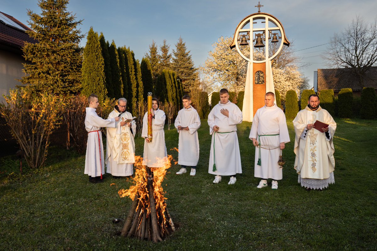 MicNovotny's tweet photo. Holy Saturday in Przeworsk and the surrounding villages, Poland – April 19, 2025. https://t.co/nxEkK9pAw8