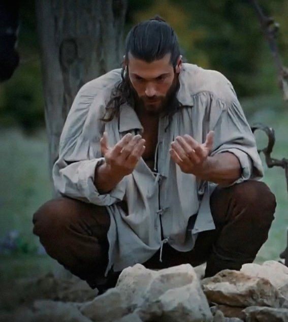 Tough times don't break you - they show your resilience and integrity, they shape you and reveal the depth of who you really are.

Good morning CY friends
Happy Sunday 🌞
#CanYaman 𓆩♡𓆪
#Elturco⚔️
#Sandokan 🗡