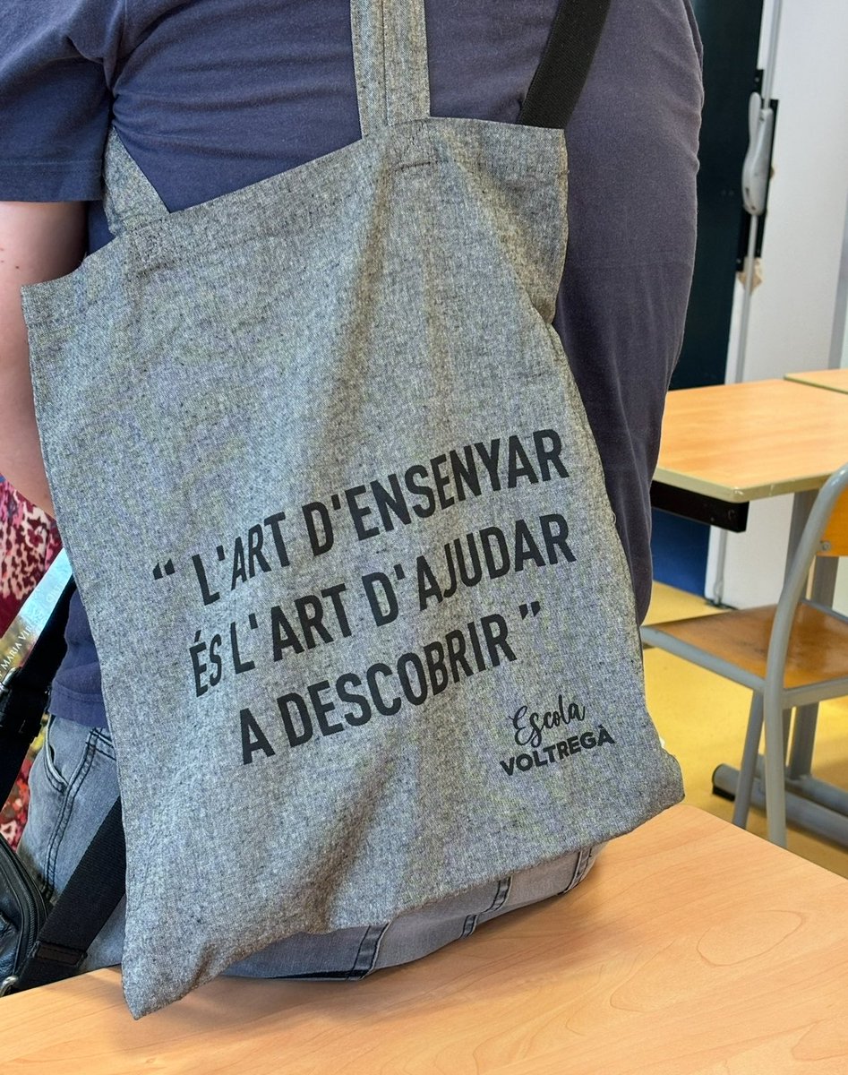 Els bons docents ensenyen a pensar; no a què pensar.