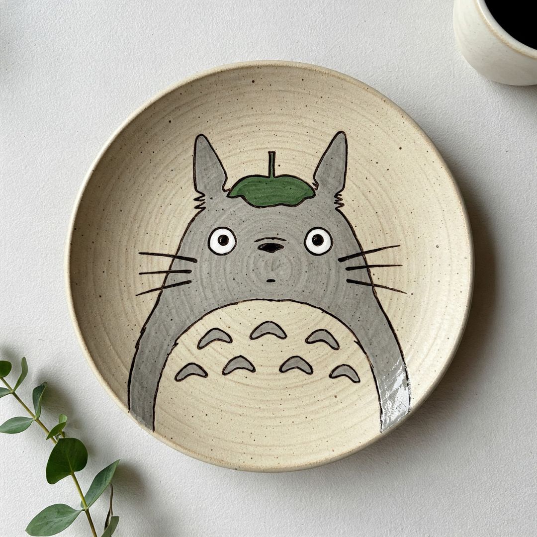 haruware_studio's tweet photo. 🌸 Totoro Plate - Handmade Ceramic Charm 🌸 https://t.co/jGaQV5lEqc