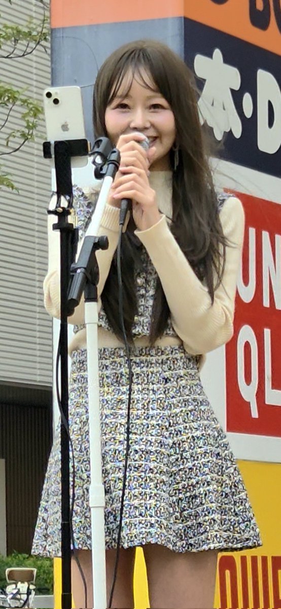 lovecohol's tweet photo. 2025.4.20
今日はTikTokでお見かけしたLunAdd Lilly(ルーナド リリー)さんの路上~🎵
近所で行うとのことで行って来ました\(^-^)/
癒し系ボイスが素敵でした
しかも、俺が好きだと伝えた「スクリーンと横顔」歌ってくれるとは神か笑
#LunAddLilly #るなり https://t.co/JZf8QsoJir