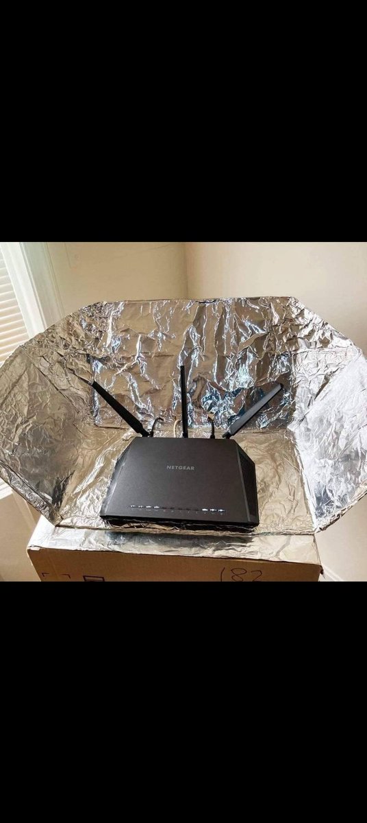 _abundance___'s tweet photo. Put Aluminium foil around your WiFi router and thank me later https://t.co/vic0dMOMOY